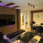 Floor Helsfyr *
